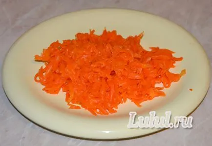 Ünnepi saláta „Garnet karkötő” csirkével és anyákat lépésről lépésre recept fotók