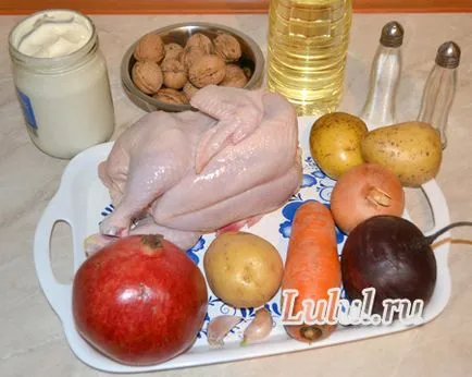 Ünnepi saláta „Garnet karkötő” csirkével és anyákat lépésről lépésre recept fotók