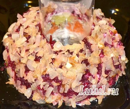 Ünnepi saláta „Garnet karkötő” csirkével és anyákat lépésről lépésre recept fotók