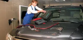 Auto üveg javítási saját kéz (kezek) Auto üveg javítási saját kezébe