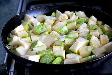 Recept raguval cukkini és paradicsom