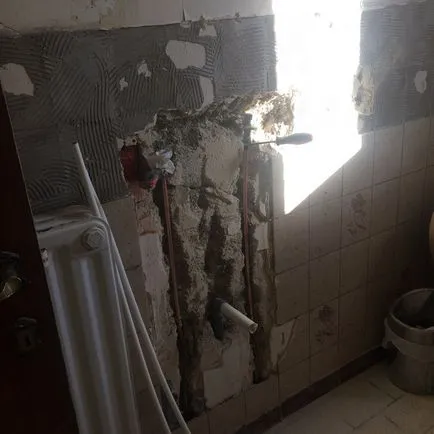 Javítás a fürdőszobában női kezek (majdnem)
