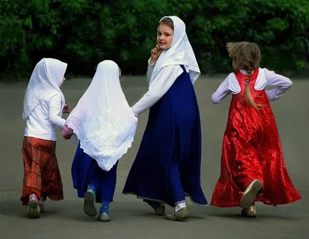 Magyar kosoklinny nyári ruhát és a szabásmintát, ötletek, könyvek, történelem, helyén gondolkodás és keres