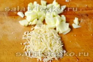 Saláta csirke, zeller és alma recept egy fotó