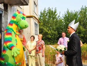 A legeredetibb, vicces és érdekes versenyek a menyasszony ára (váltságdíj) A legeredetibb, vicces és érdekes versenyek a menyasszony ára
