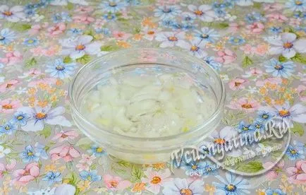 Saláta - gránát karkötő - csirke recept gombával, sajttal és aszalt szilvával (recept) Saláta - gránát karkötő - csirke recept gombával, sajttal és aszalt szilvával