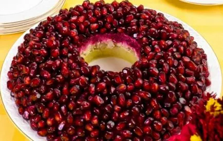 Saláta - gránát karkötő - csirke recept gombával, sajttal és aszalt szilvával (saláta) Saláta - gránát karkötő - csirke recept gombával, sajttal és aszalt szilvával