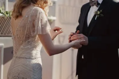 A boldogság, a város központjában esküvő maxima és Veronica (Készüljön Weddywood esküvő) A boldogság, a város központjában esküvő maxima és Veronica