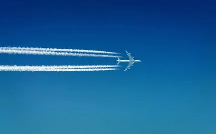 Plane az égen fotó
