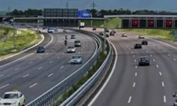 Egy erős, hogy a telek nem volt rúgva a munkájukat, és nem vágja (munka) Egy erős, hogy a telek nem volt rúgva a munkájukat vagy vágott