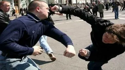 Álom értelmezés álom verni egy ember, egy álom, amit egy álom, hogy megverte a személy (dobogó) Álom értelmezés álom verni egy ember, egy álom, amit egy álom akit meg kell verni