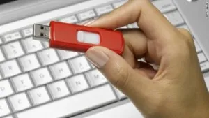 Sura lágy - mint egy flash meghajtó USB flash meghajtó visszaállítási munkát Kingston dt Elite 3. példa