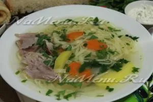 Leves házi tésztával és csirkehús-lépésre recept a legfinomabb