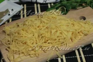 Leves házi tésztával és csirkehús-lépésre recept a legfinomabb