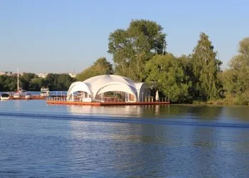 Az esküvő a természetre - a szervezet kulcsrakész sátor