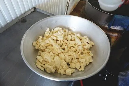 Suluguni, hogyan kell főzni otthon, a recept egy fotó (szakács) Suluguni, hogyan kell főzni otthon, a recept egy fotó