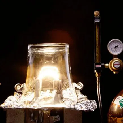 Mad Science 10 kísérletek és kíváncsi eszközök a kezüket, a magazin Popular Mechanics (10 őrült tudományos kísérletek és kíváncsi eszközök a kezüket) Mad Science 10 kísérletek és kíváncsi eszközök a kezüket, Popular Mechanics magazin
