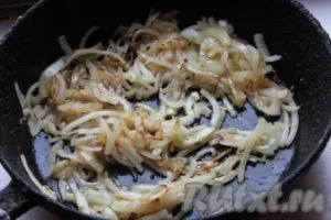 Sertés pörkölt paradicsom és paprika - készül lépésről lépésre fotókkal