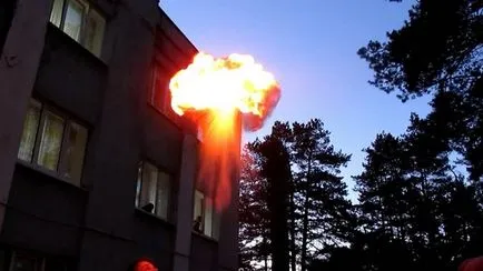 Kezével, a tudomány