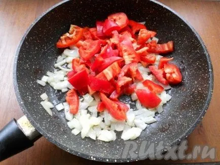 Sertés pörkölt paradicsom és paprika - készül lépésről lépésre fotókkal