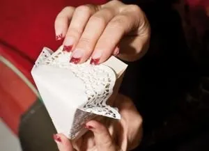 Cake kartonból saját kezűleg, tekintettel a méret a sablon, a mester osztályt fotók és videó tanulságok