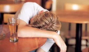 Grass, ami idegenkednek az alkohol, valamint orvosi receptek (fű undorító alkohol kiválthatják a gyógyszer gyógyítja) Grass, ami idegenkednek az alkohol, valamint az orvosi előírások