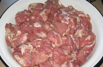 Pörkölt Sertés otthon - lépésről lépésre receptek (sertés pörkölt otthon főzés recept) Párolt sertéshús otthon - lépésről lépésre receptek
