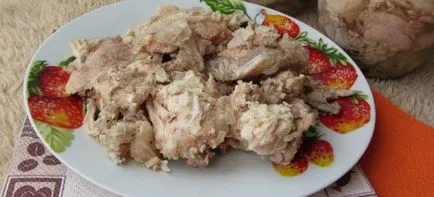 Párolt sertéshús otthon - egy recept egy serpenyőben, multivarka, autokláv és kukta