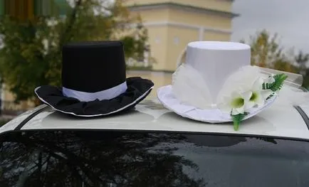 Díszítő gépek Esküvői gyűrű az autó (az ötlet fotók)