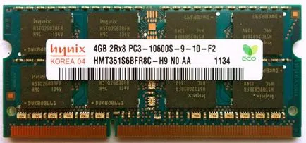 További memória telepítése egy laptop