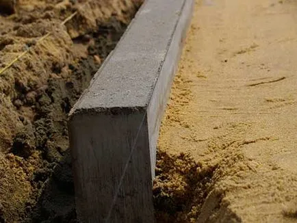 Telepítése a járdára a járólap a kezüket (útburkoló) Telepítése a járdára a járólap a kezüket