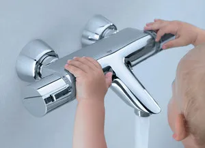 Telepítse csapot a kád kezével főleg telepítését és videó (mixer) Telepítse csapot a kád kezével főleg telepítését és videó