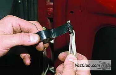 Beállítása az első hangsugárzók VAZ 2114, VAZ 2115, VAZ 2113 (elöl) Beállítása az első hangsugárzók VAZ 2114, VAZ 2115, VAZ 2113