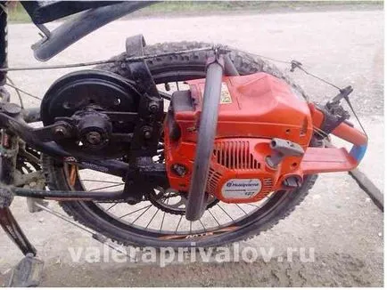 Kerékpár motorral a láncfűrész