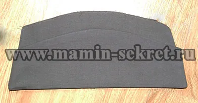 Katonai helyőrség sapka kezével