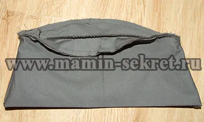 Katonai helyőrség sapka kezével