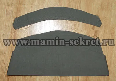 Katonai helyőrség sapka kezével