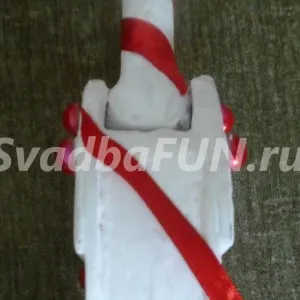 Castle, hogy az esküvő a saját kezével - virágokkal díszített és szalagok