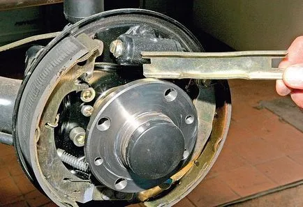 Az elülső és a hátsó fékbetétek a Lada Kalina kezeddel