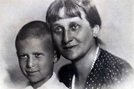 Анна Ахматова - биография, личен живот, стихотворения, възраст, снимка, смърт и актуални новини