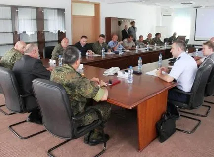 Аташе - отговорна позиция (отдава военен аташе аташе род) Аташе - отговорна позиция