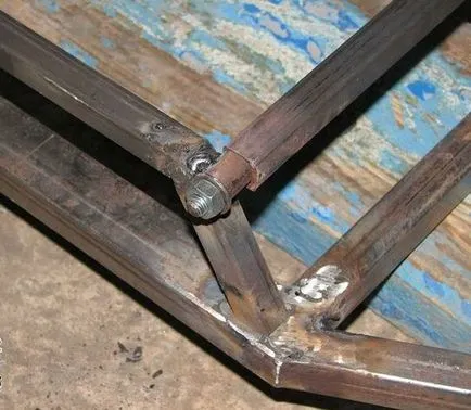 Rack за колата с ръцете си
