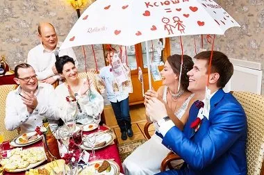 стена Цвете като фон на сватбата на президиума, арката, за да излезете регистрация, както и за фото зона на