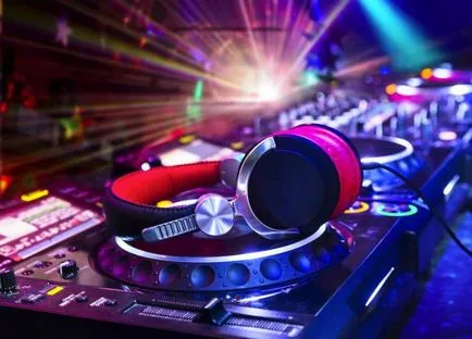 DJ - един