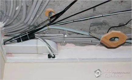 Duplex окачен таван с ръцете си - инсталирането на участък таван снимка