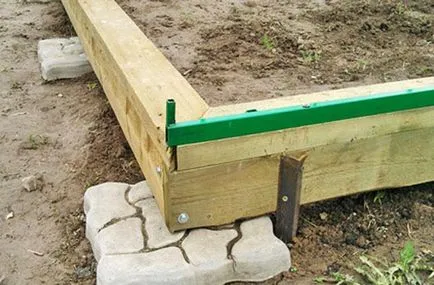 Фондация за парникови поликарбонат с ръцете си