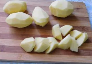 Колко бързо и вкусно да се изнеса картофите с тиквички и домати
