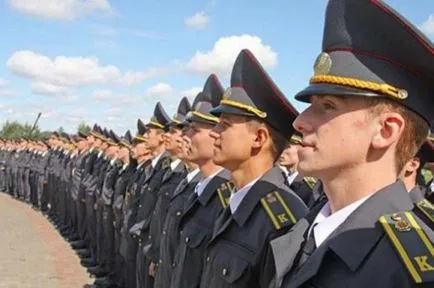 Как да се запишете в информация военно училище за студенти