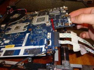 Как да разглобявате Acer 5742g (5742) и чисти от прах (ACER) Как да разглобявате Acer 5742g (5742) и чисти от прах