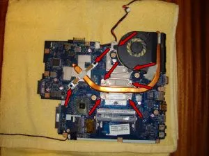 Как да разглобявате Acer 5742g (5742) и чисти от прах (5742) Как да разглобявате Acer 5742g (5742) и чисти от прах